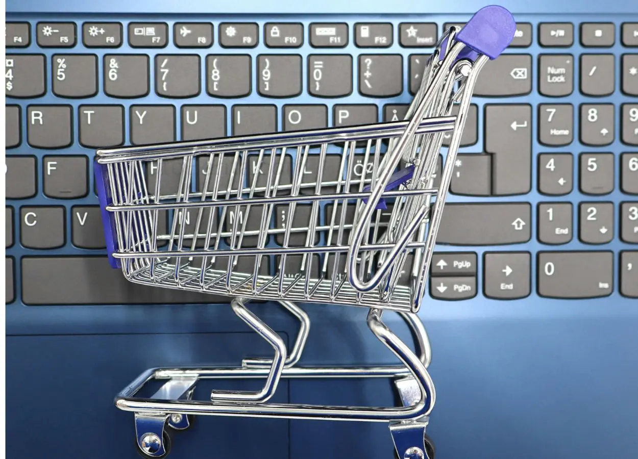 Aturan Baru E-Commerce, Platform Tak Bisa Sembarangan Naikkan Biaya Layanan