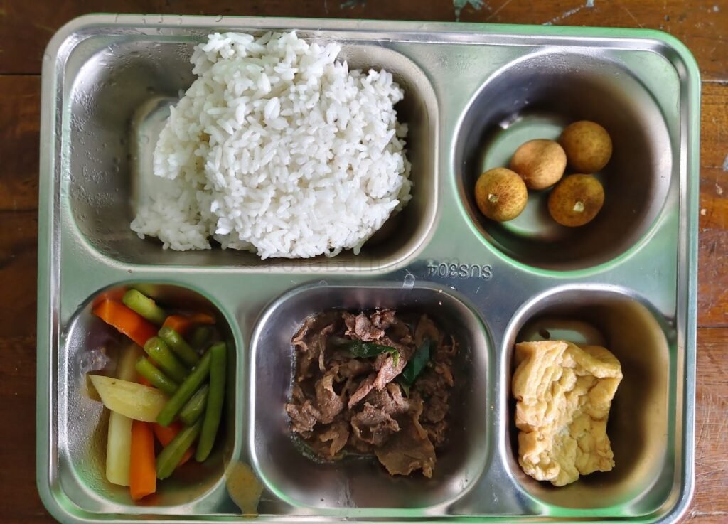Viral Siswa di Depok Tak Menghabiskan Makanan Program MBG, Orang Tua Sebut Rasa Kurang Sesuai Selera - FotoBerita.com