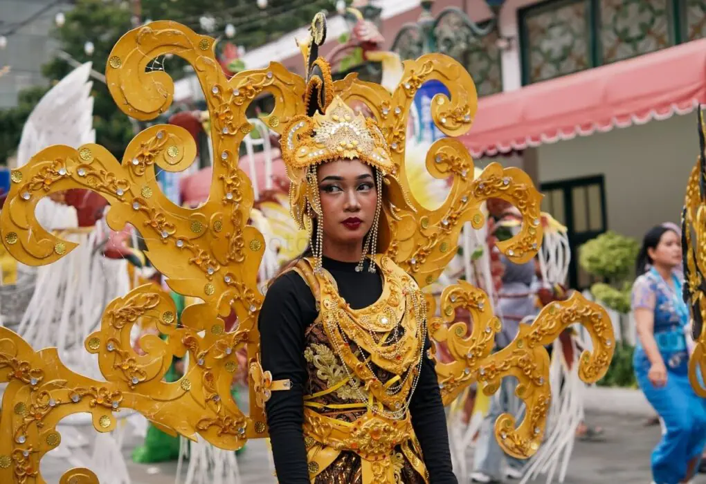 Solo Batik Carnival 2026 Tampilkan Keindahan Batik Nusantara dalam Parade Spektakuler - FotoBerita.com