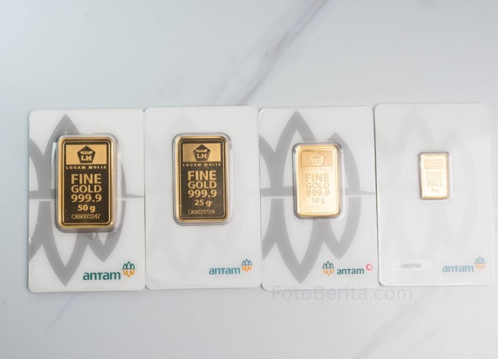 Harga Emas Antam Naik Rp80 Ribu Jadi Rp2,725 Juta - FotoBerita.com