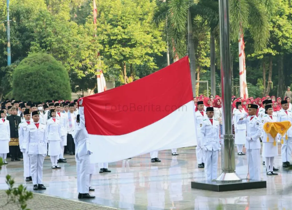 Pemkot Jakpus Gelar Upacara HUT RI di Lapangan Banteng - FotoBerita.com