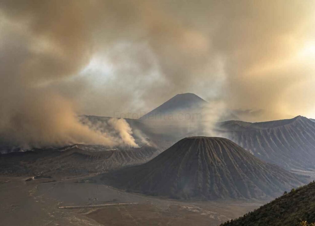 Puncak Seruni Point Ditutup akibat Karhutla Gunung Bromo