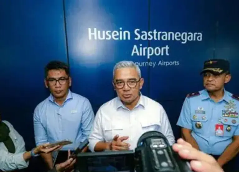 Bandara Husein Bandung Kembali Beroperasi Usai Erupsi GAK